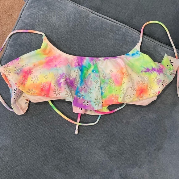 Victoria’s Secret Bikini - Picture 4 of 6